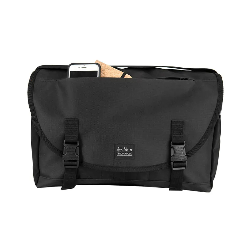 Brompton Metro Messenger Bag Medium in Black-4