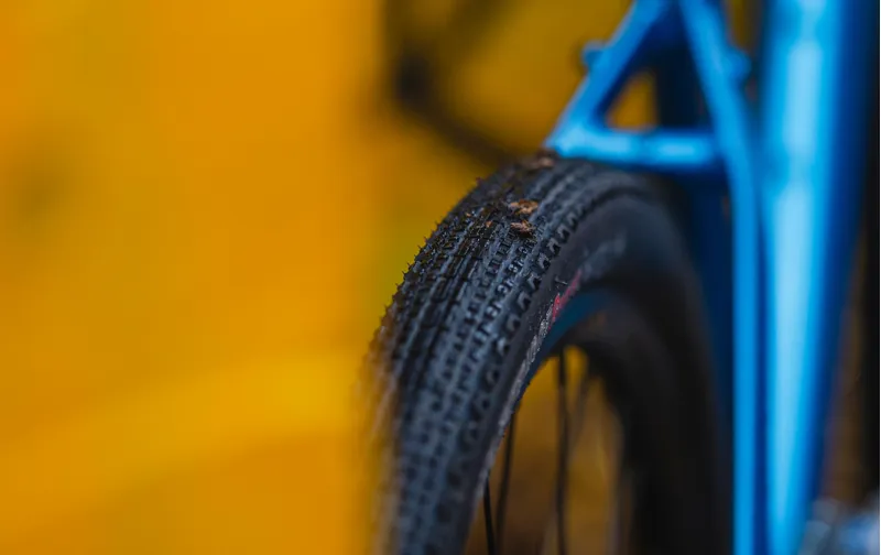 Ridgeback 2020 Storm Hybrid Bike with Suspension Fork in Blue-3