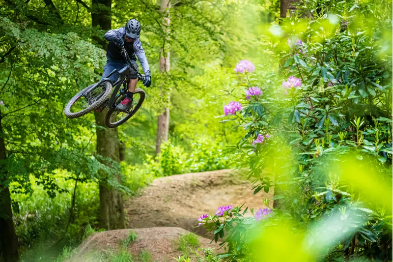 Whyte G-170S 650B Gravity/Enduro Mountain Bike in Midnight Blue-2