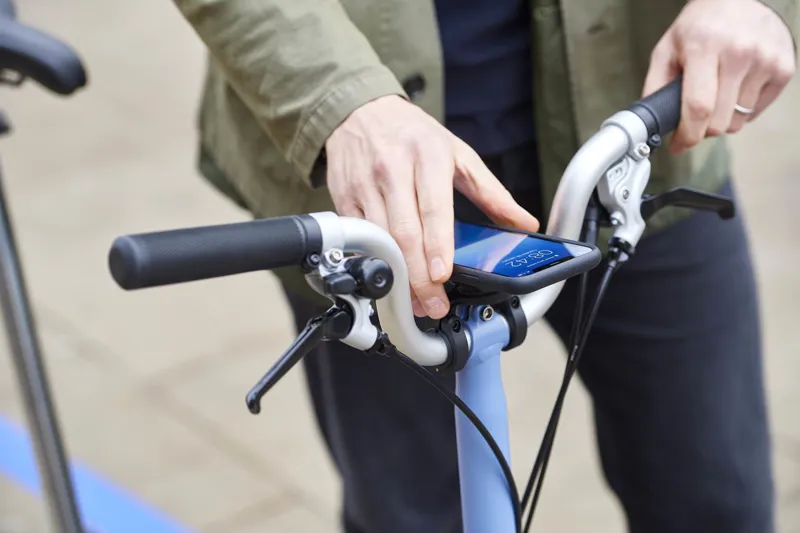 Brompton Quad Lock Phone Mount with Universal Adaptor-3