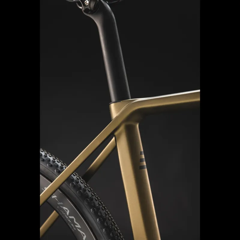 Basso  Palta Gravel Bike in Burn Gold with Shimano GRX-4