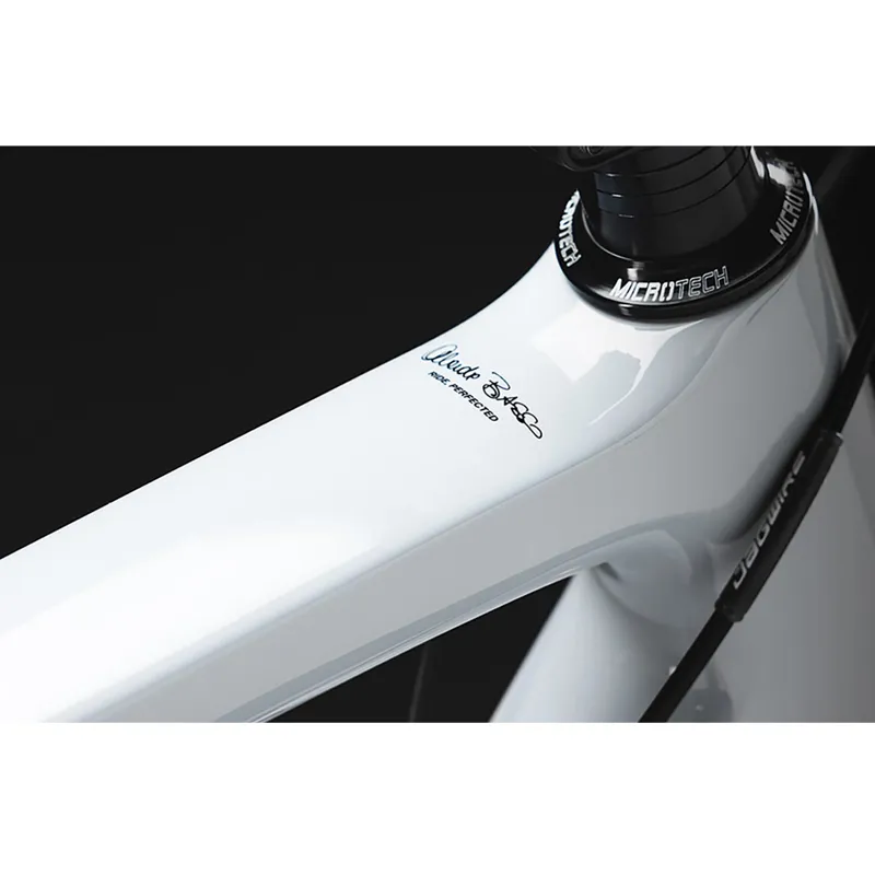 Basso Venta Road Bike in Stone Grey with Shimano 105-1