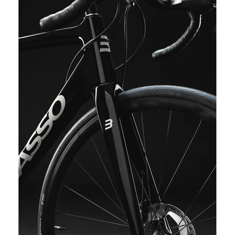 Basso Venta Road Bike in Stealth Black with Shimano 105 Di2-3