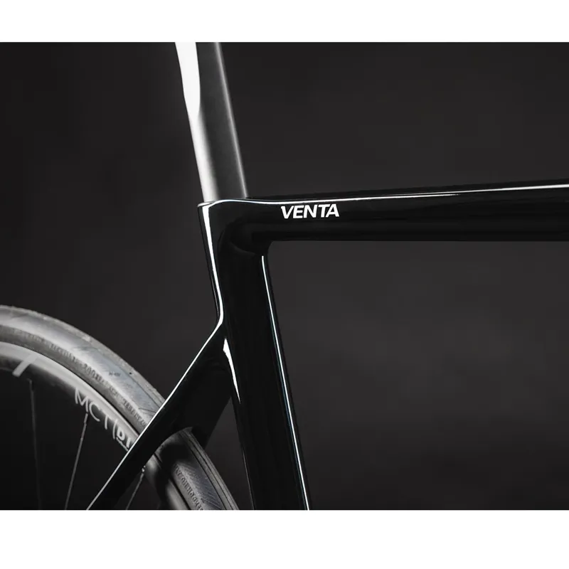 Basso Venta Road Bike in Stealth Black with Shimano 105 Di2-2