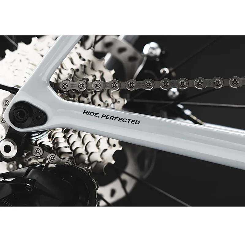 Basso Venta Road Bike in Stone Grey with Shimano 105 Di2-1