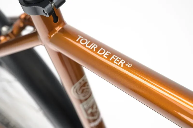 Genesis Tour De Fer 20 Touring Bike in Alice Copper-6