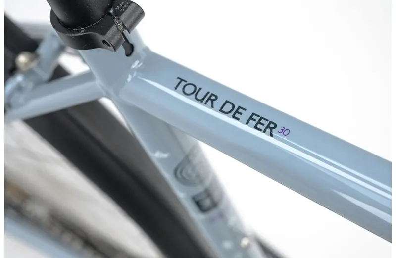 Genesis Tour De Fer 30 Flat Bar Touring Bike in Keith Flint Blue-2