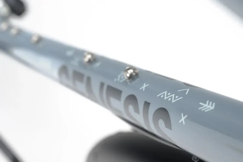 Genesis Tour De Fer 30 Flat Bar Touring Bike in Keith Flint Blue-7