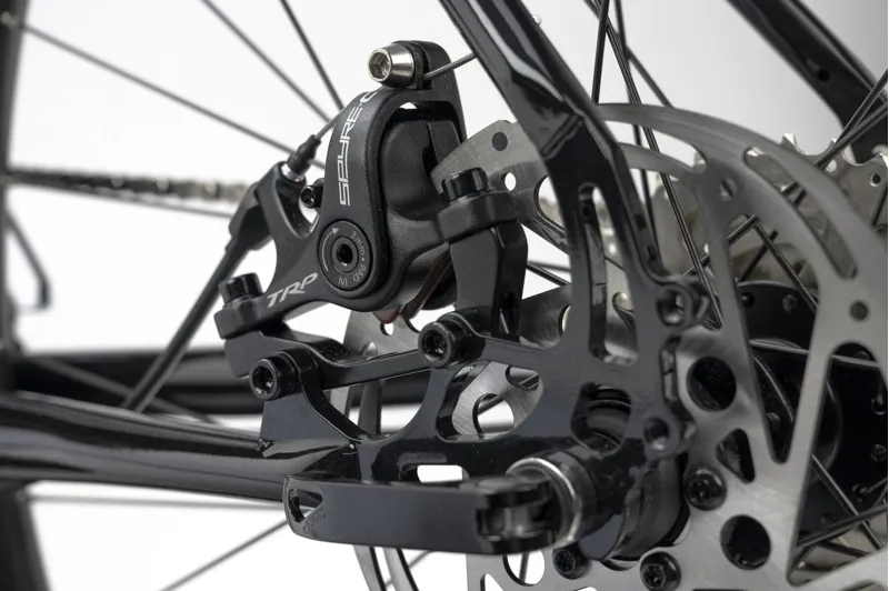 Genesis Croix De Fer 20 Gravel Bike in Burt Bachablack Black-11