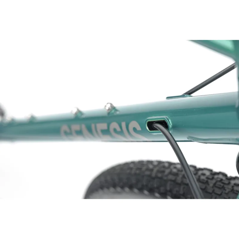 Genesis Croix De Fer 40 Steel Gravel Bike in Sterling Gloss-9