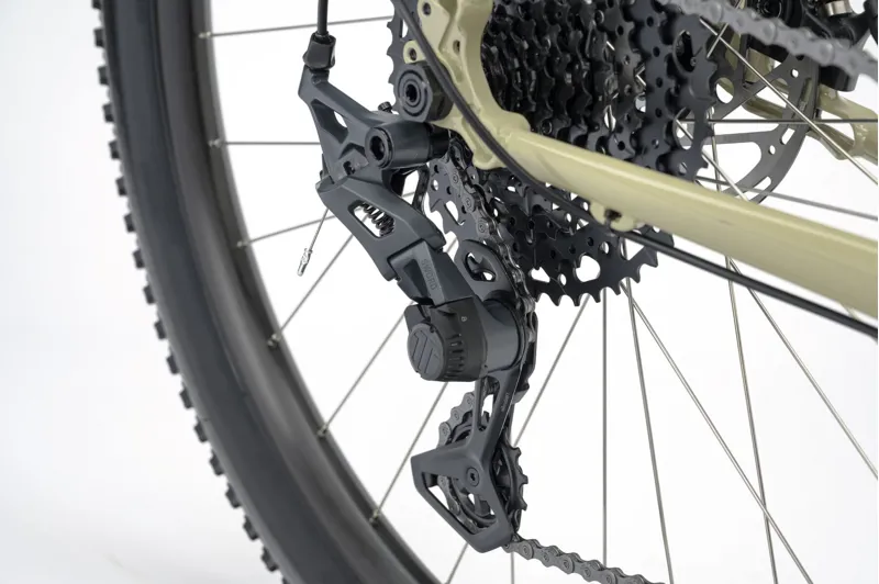 Genesis Vagabond 10 Gravel Bike in Rolling Bones-9