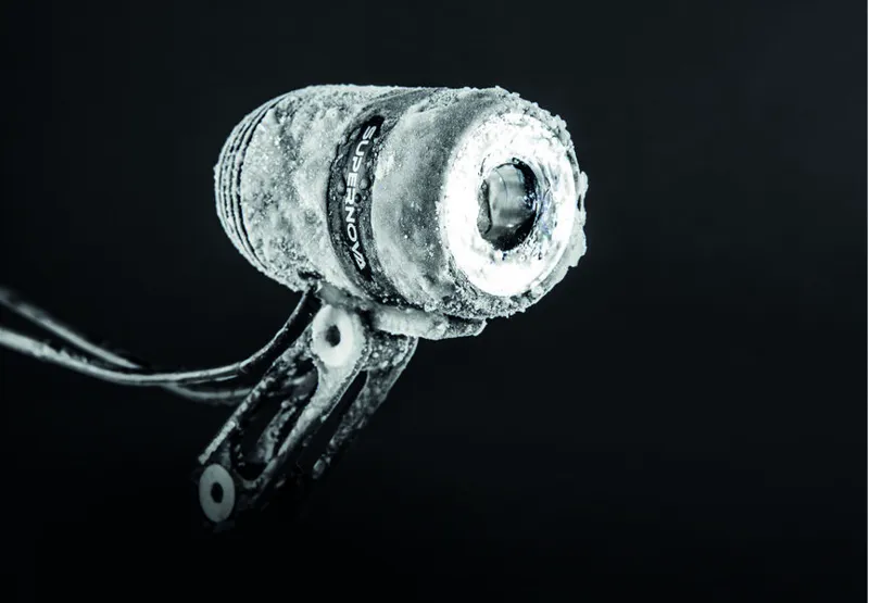 Supernova E3 Triple 2 Multimount Black Front Dyno Light-5