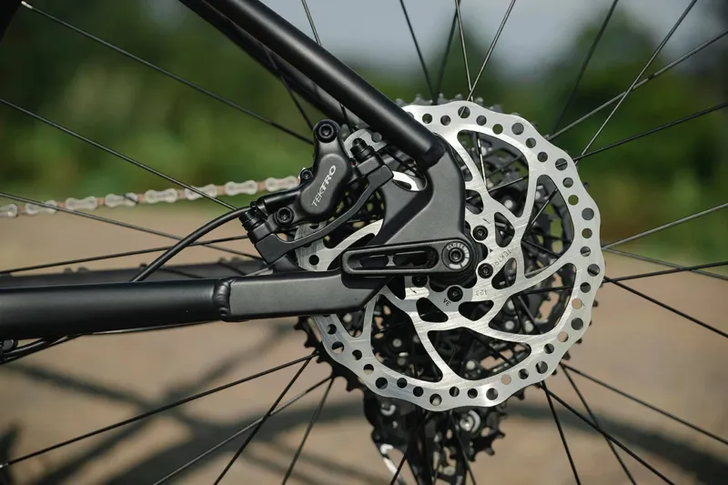 Whyte 529 Trail Mountain Bike in Matt Olive with Matt Black-3