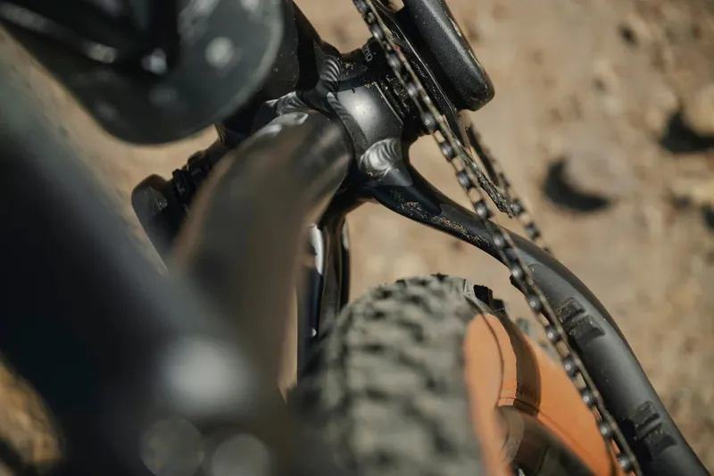 Whyte 529 Trail Mountain Bike in Matt Olive with Matt Black-4