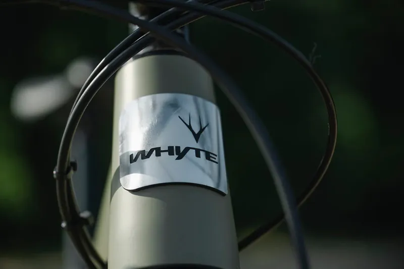 Whyte 529 Trail Mountain Bike in Matt Olive with Matt Black-6