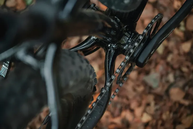 Whyte 629 Trail Mountain Bike in Gloss Silver with Gloss Black-5